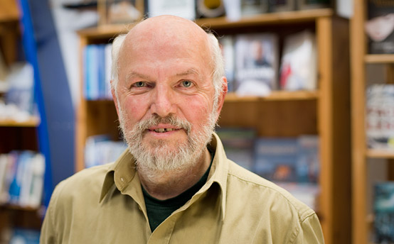 B&uuml;cher in der Buchhandlung SCHR&Ouml;DER